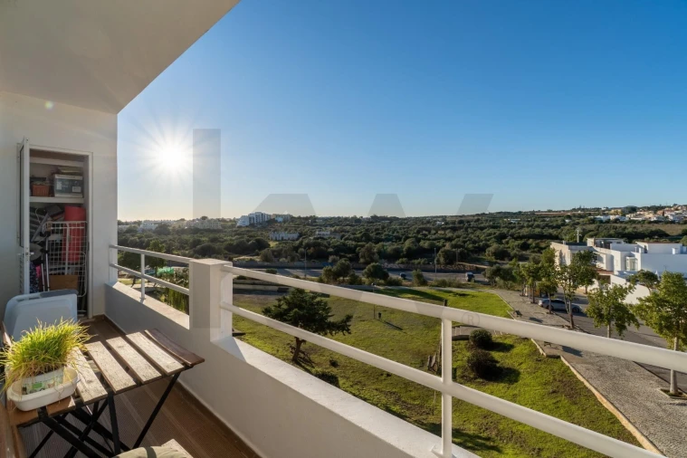 Apartamento T2 para Venda em Quelfes Foto 41