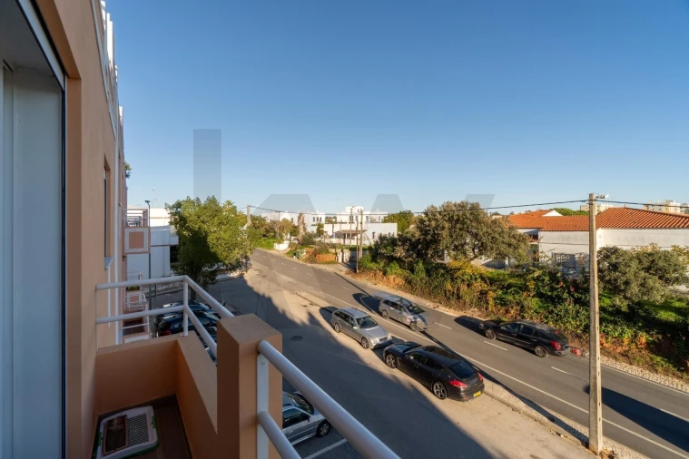 Apartamento T2 para Venda em Quelfes Foto 22