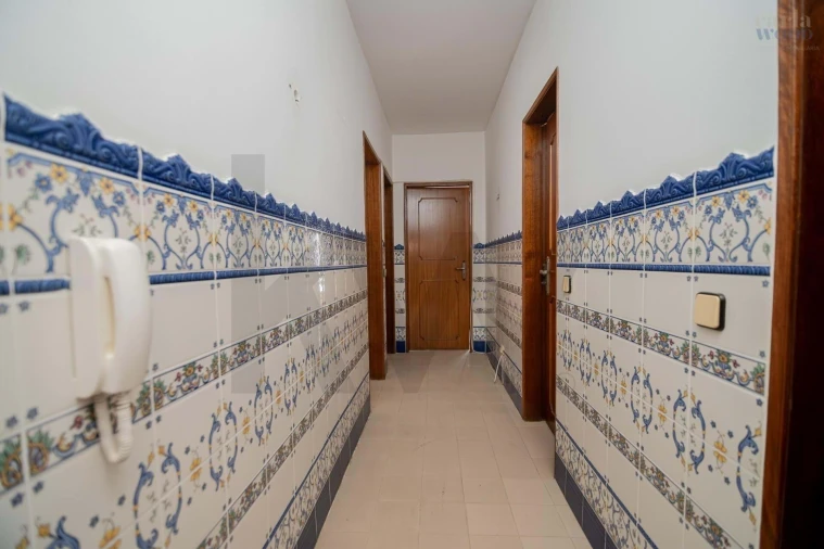 Apartamento T2 para Venda em Portimão Foto 11