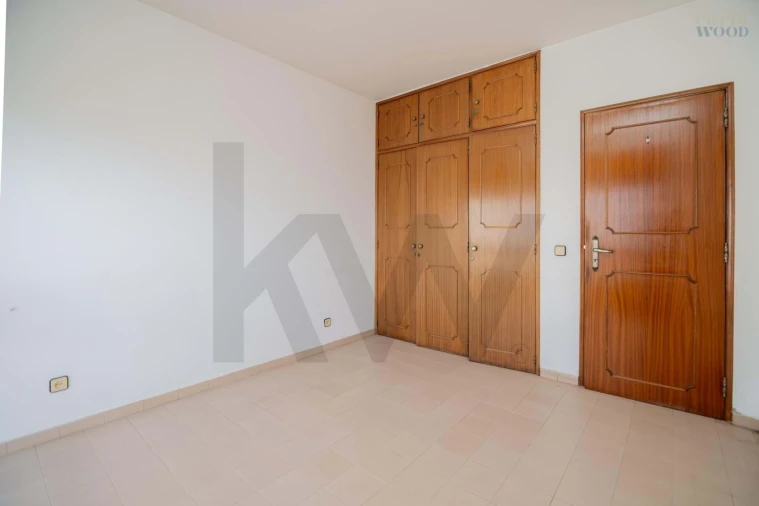 Apartamento T2 para Venda em Portimão Foto 30