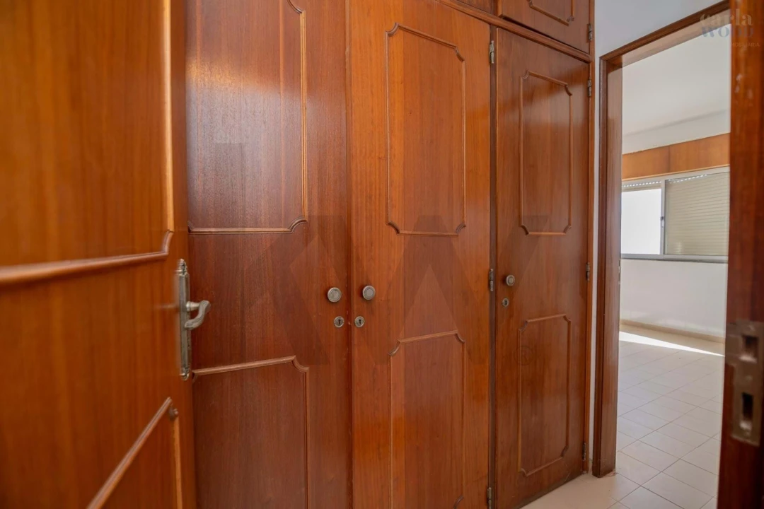 Apartamento T2 para Venda em Portimão Foto 35