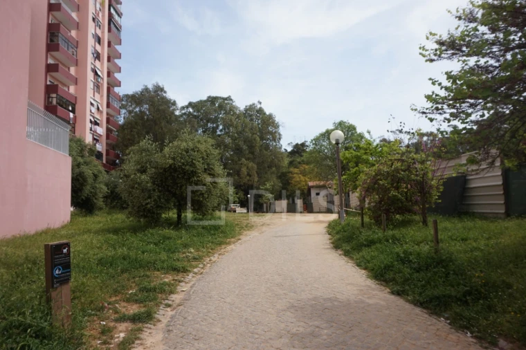 Moradia T4 para Venda em Lumiar Foto 17