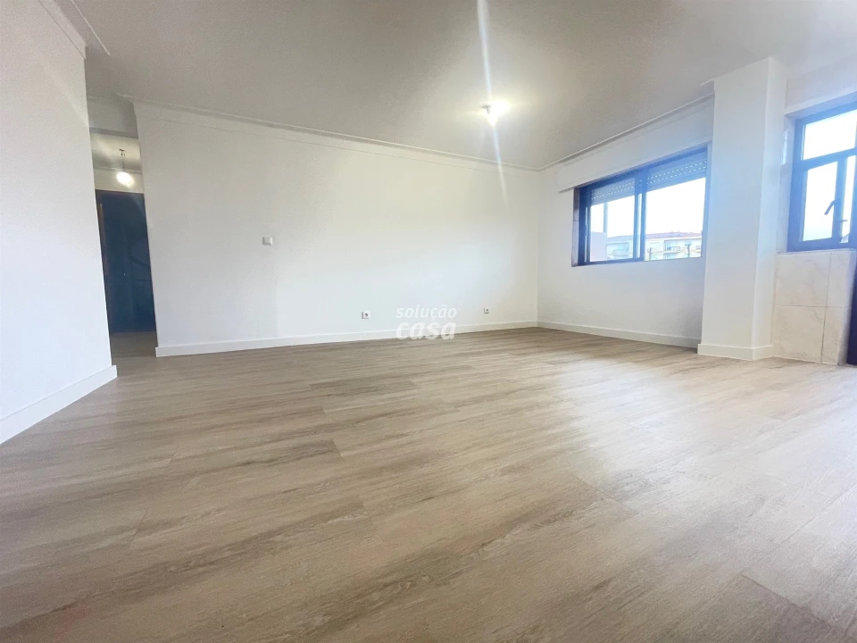 Apartamento T2 para Venda em Rio Tinto Foto 2