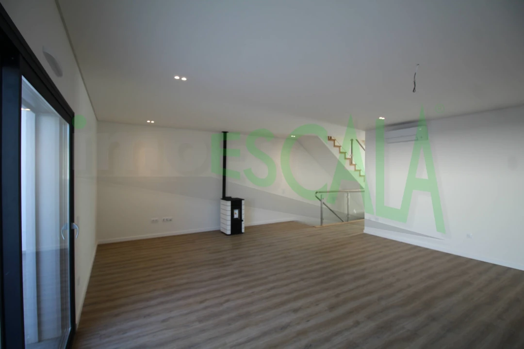 Moradia T3 para Venda em Aveiras de Cima Foto 14