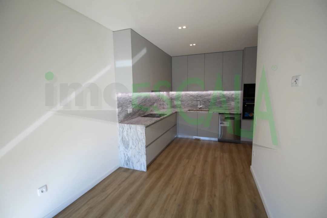 Moradia T3 para Venda em Aveiras de Cima Foto 4