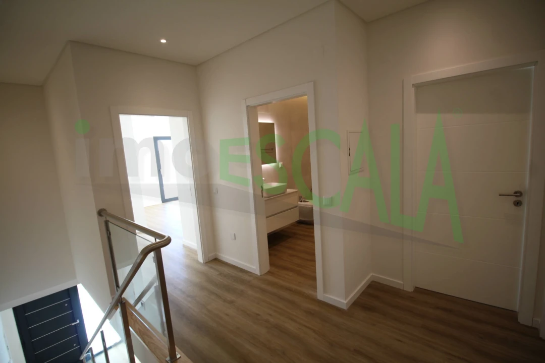 Moradia T3 para Venda em Aveiras de Cima Foto 16