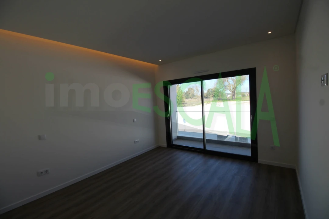 Moradia T3 para Venda em Aveiras de Cima Foto 20