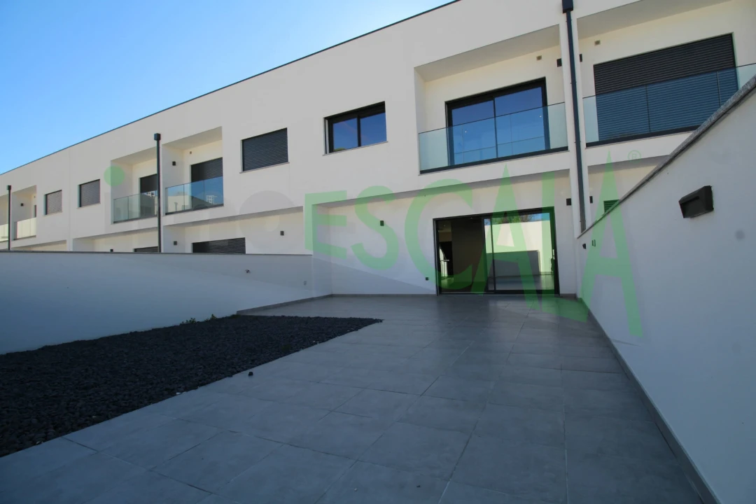 Moradia T3 para Venda em Aveiras de Cima Foto 36