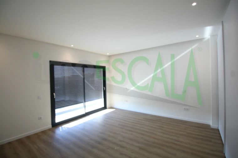 Moradia T3 para Venda em Aveiras de Cima Foto 18