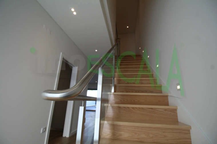 Moradia T3 para Venda em Aveiras de Cima Foto 10