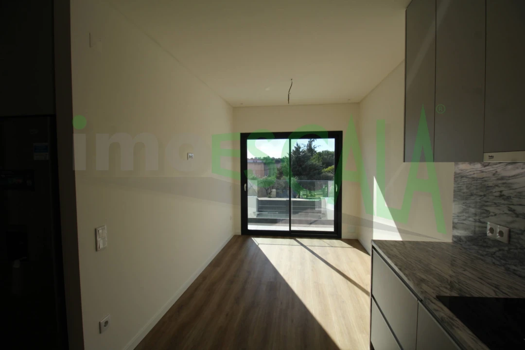 Moradia T3 para Venda em Aveiras de Cima Foto 5