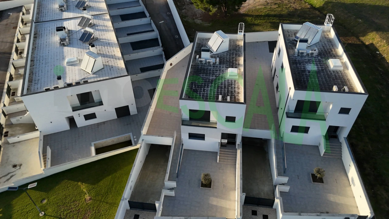 Moradia T4 para Venda em Aveiras de Cima Foto 3