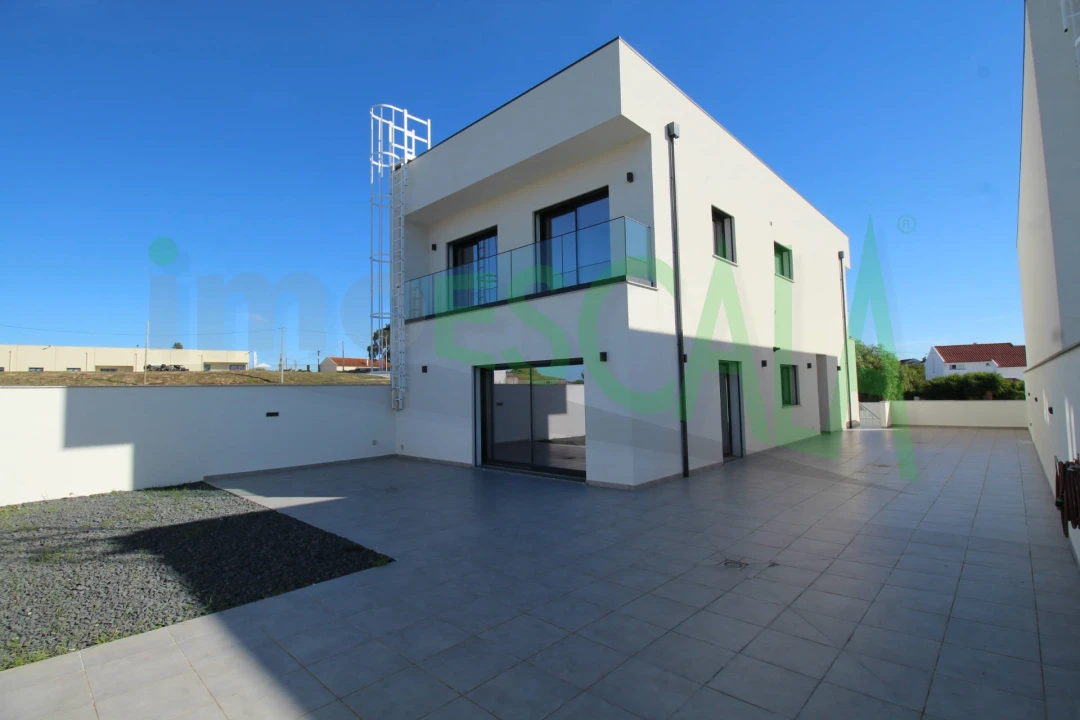 Moradia T4 para Venda em Aveiras de Cima Foto 51