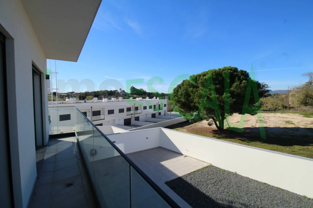 Moradia T4 para Venda em Aveiras de Cima Foto 34