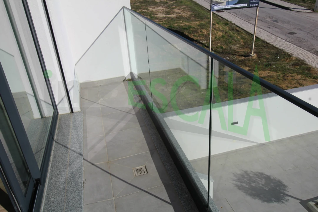 Moradia T4 para Venda em Aveiras de Cima Foto 30