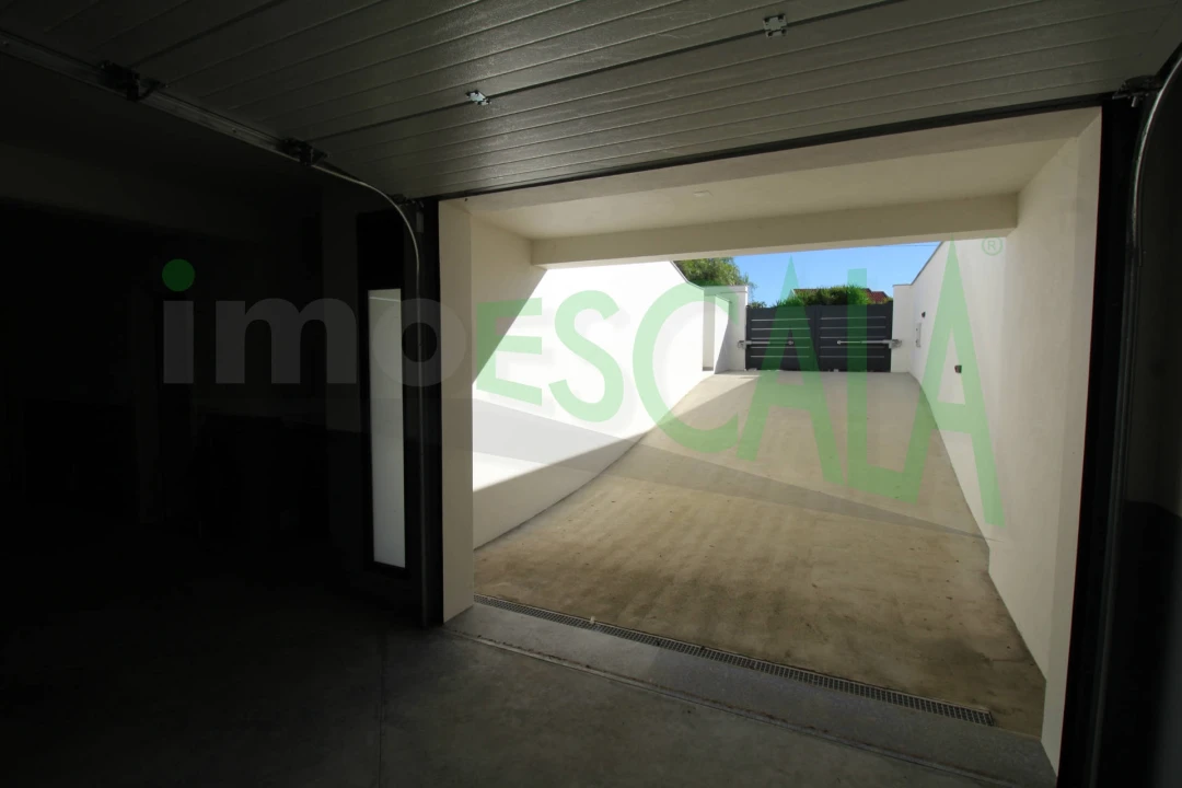 Moradia T4 para Venda em Aveiras de Cima Foto 37