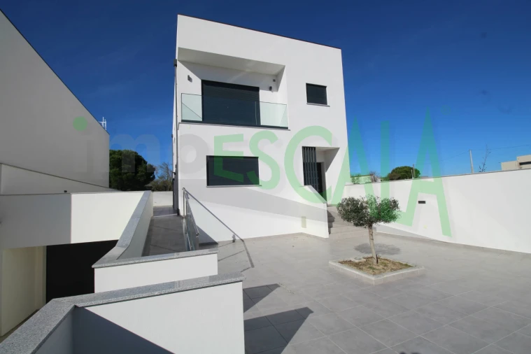 Moradia T4 para Venda em Aveiras de Cima Foto 49