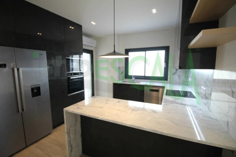 Moradia T4 para Venda em Aveiras de Cima Foto 4