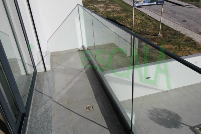 Moradia T4 para Venda em Aveiras de Cima Foto 30