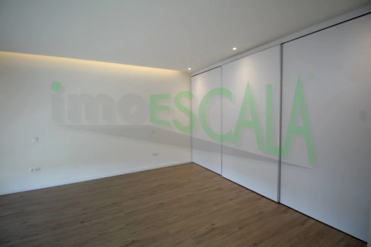 Moradia T4 para Venda em Aveiras de Cima Foto 24