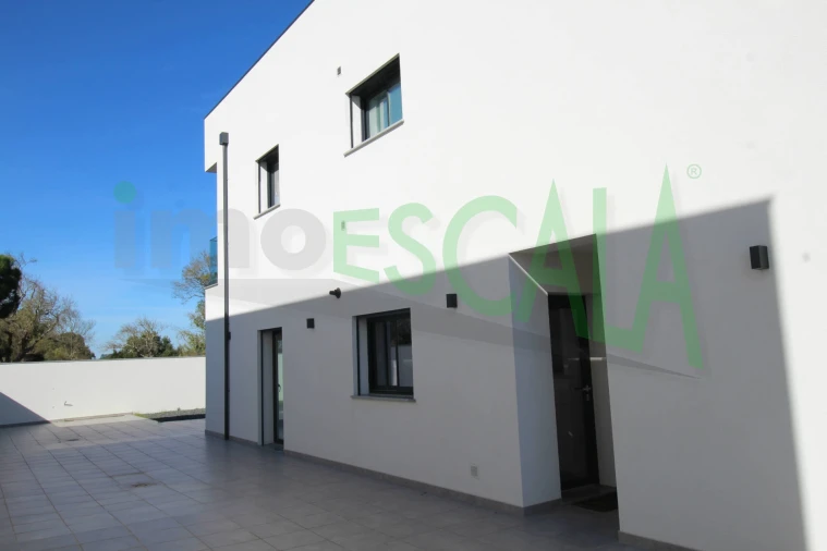 Moradia T4 para Venda em Aveiras de Cima Foto 50