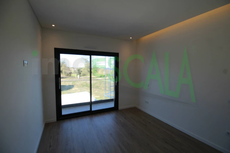 Moradia T4 para Venda em Aveiras de Cima Foto 22