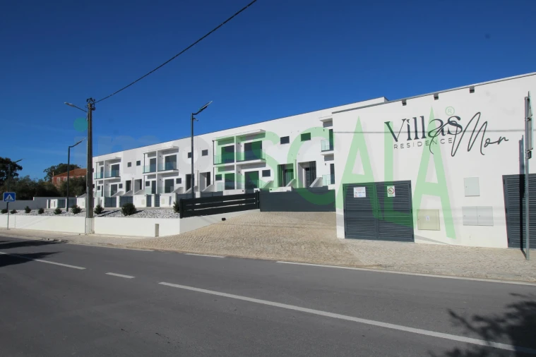 Moradia T4 para Venda em Aveiras de Cima Foto 2