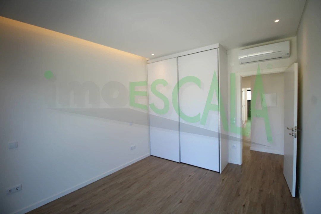 Moradia T4 para Venda em Aveiras de Cima Foto 23