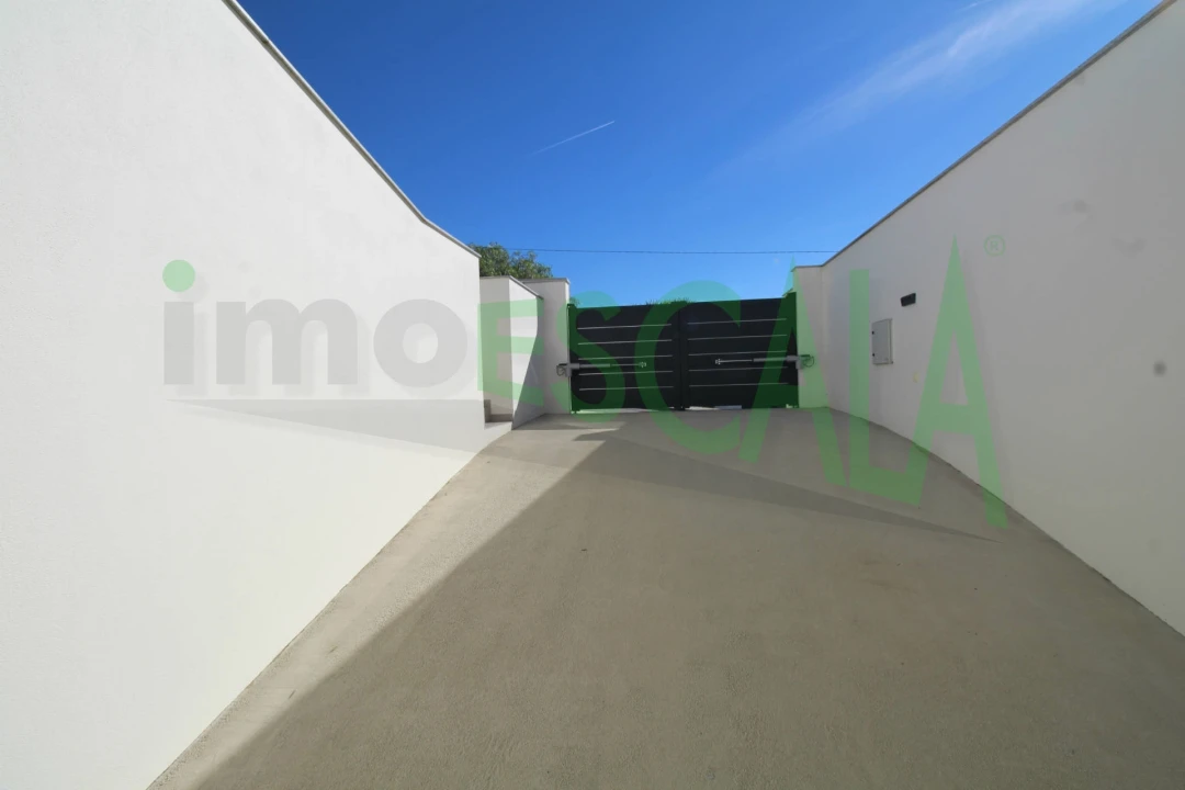 Moradia T4 para Venda em Aveiras de Cima Foto 53