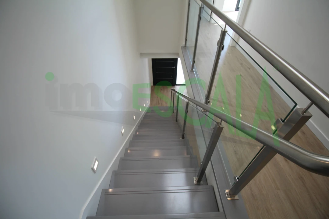 Moradia T4 para Venda em Aveiras de Cima Foto 17