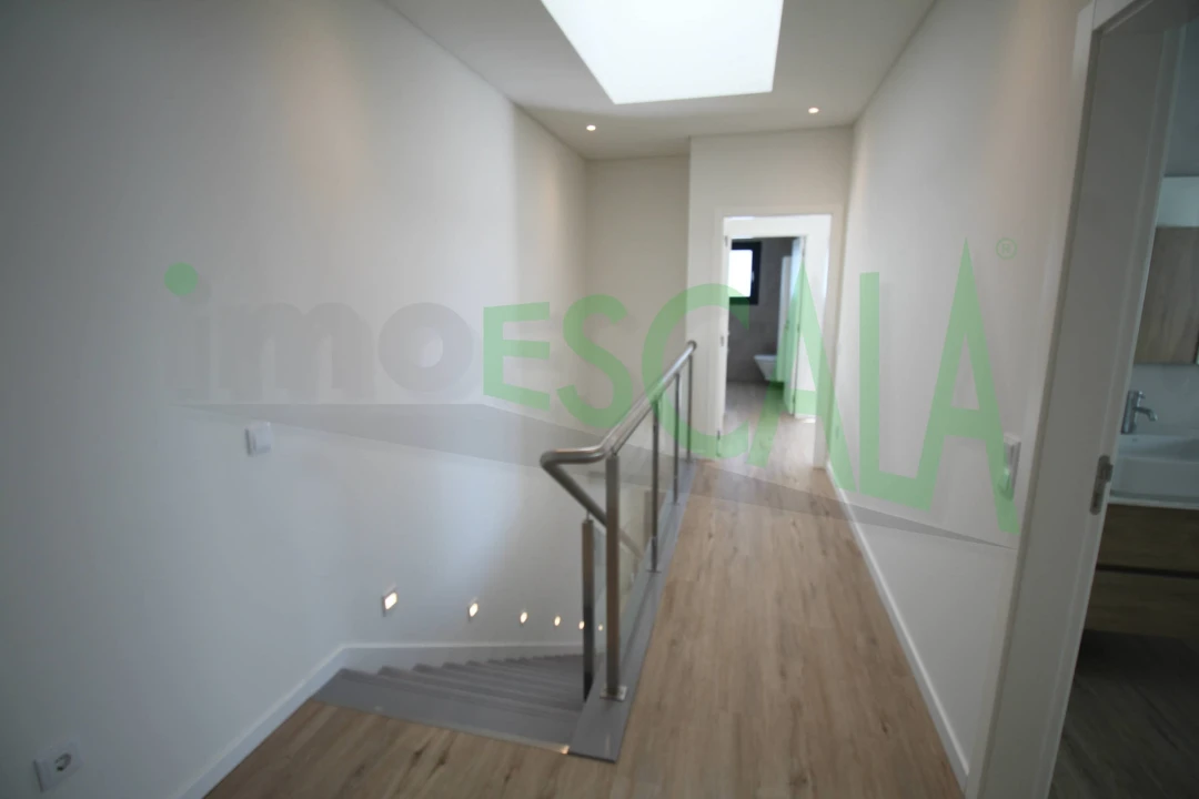 Moradia T4 para Venda em Aveiras de Cima Foto 18