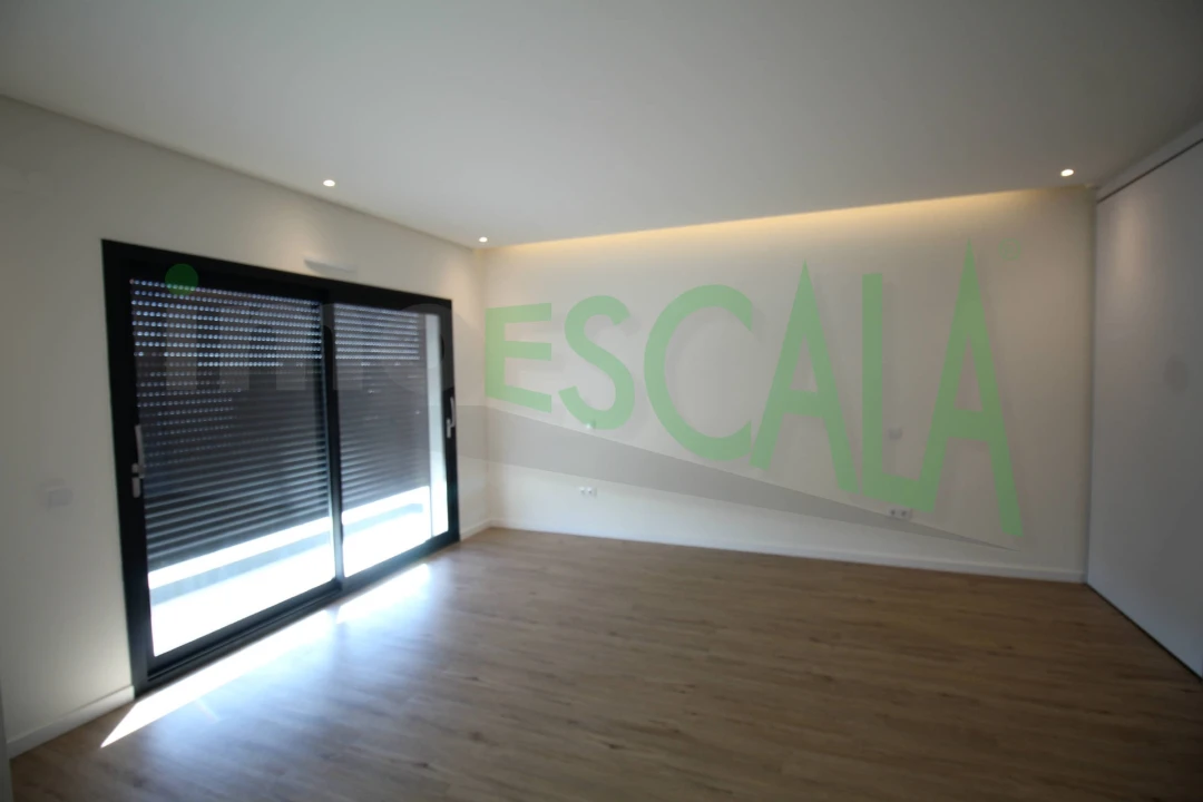 Moradia T4 para Venda em Aveiras de Cima Foto 25