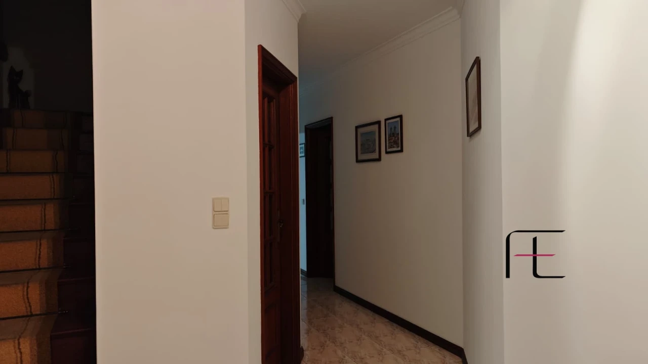 Moradia T3 para Venda em Fajões Foto 5