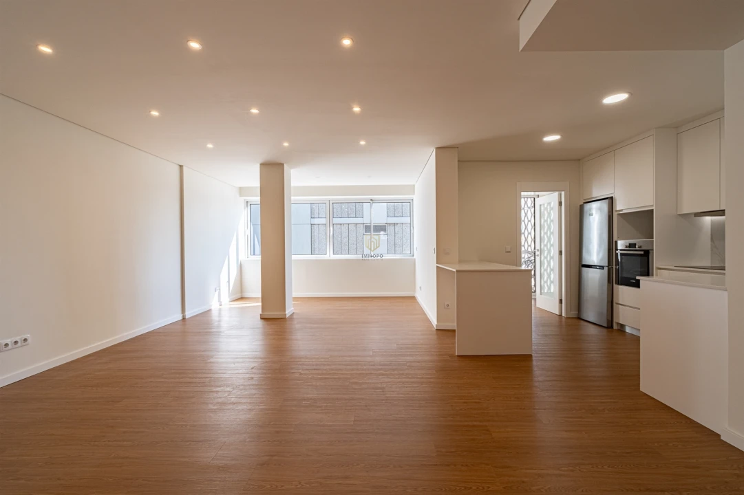 Apartamento T4 para Venda em Ramalde Foto 2