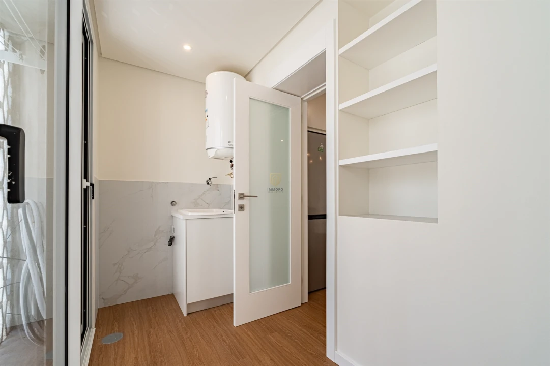 Apartamento T4 para Venda em Ramalde Foto 8