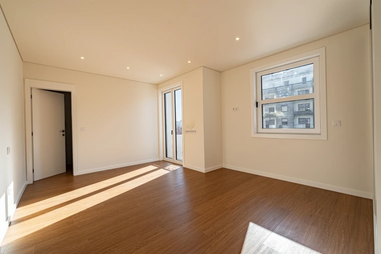 Apartamento T4 para Venda em Ramalde Foto 23