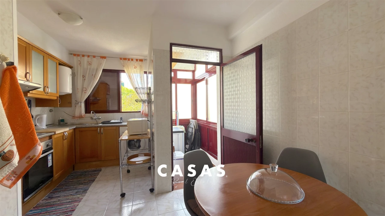 Apartamento T2 para Arrendamento em Caniço Foto 7