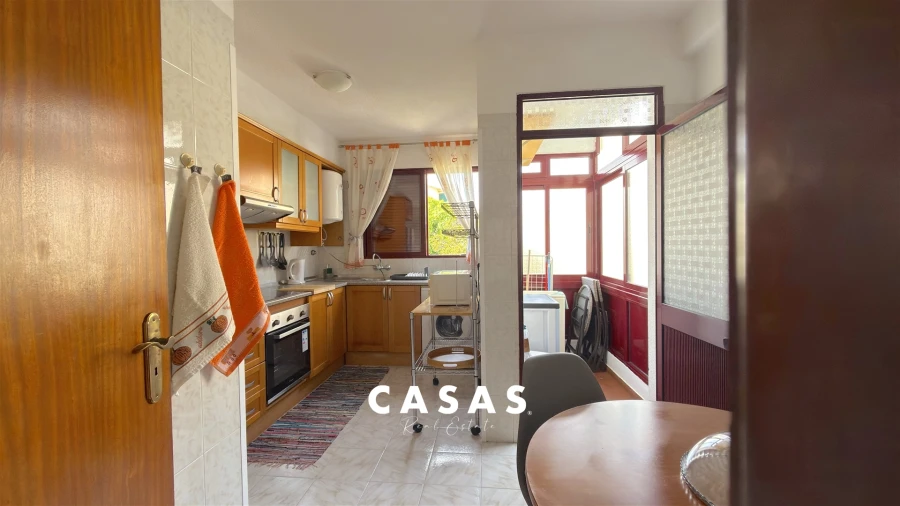 Apartamento T2 para Arrendamento em Caniço Foto 6