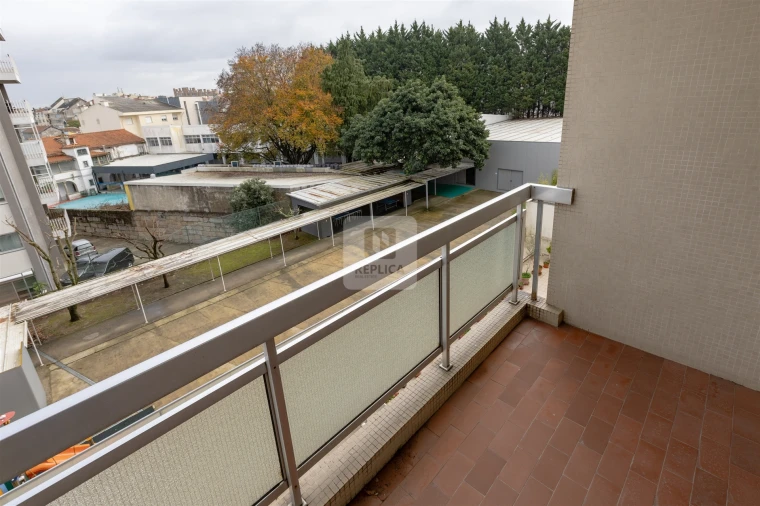 Apartamento T2 para Arrendamento em Paranhos Foto 6