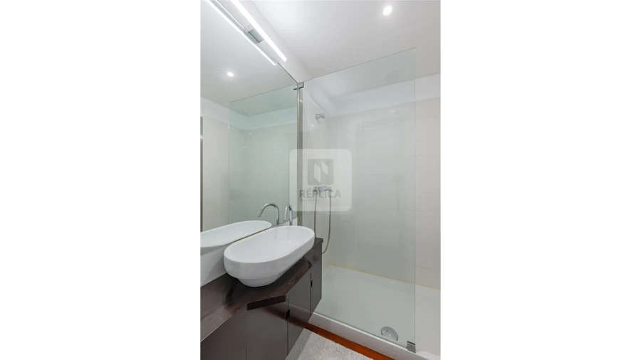 Apartamento T2 para Arrendamento em Paranhos Foto 32