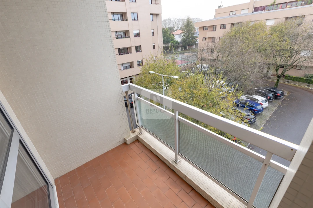 Apartamento T2 para Arrendamento em Paranhos Foto 30