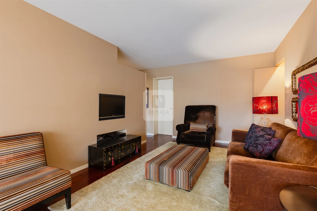 Apartamento T2 para Arrendamento em Paranhos Foto 10