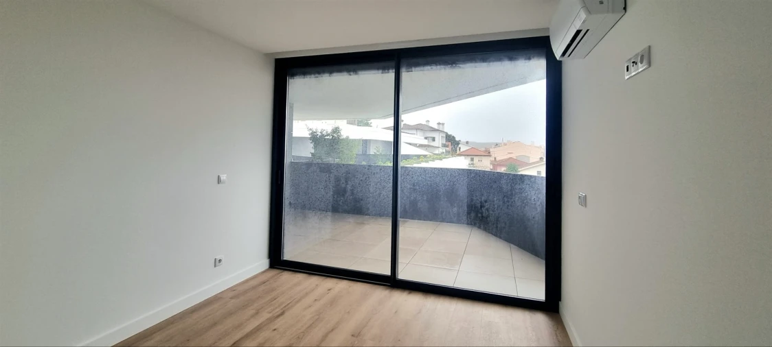 Apartamento T2 para Venda em Santo Antonio dos Olivais Foto 11