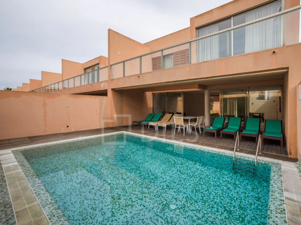 Moradia T4 para Venda em Guia Foto 2