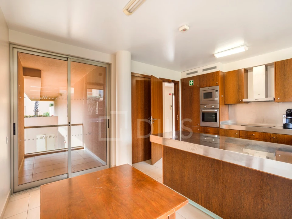 Moradia T4 para Venda em Guia Foto 9