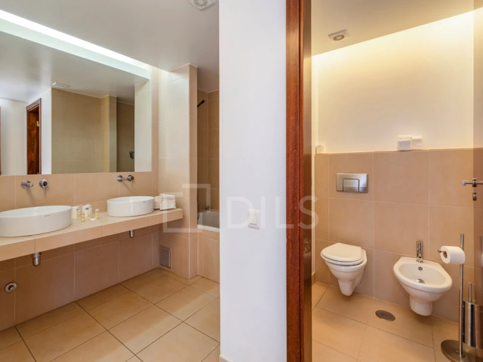 Moradia T4 para Venda em Guia Foto 18