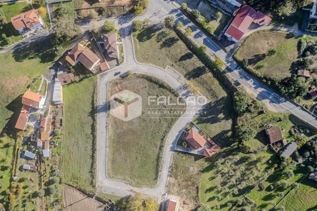 Terreno para Venda em Alcanede Foto 2