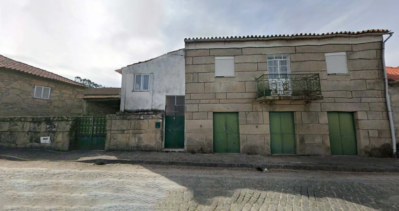 Moradia T3 para Venda em Tavares (Chãs, Várzea e Travanca) Foto 1