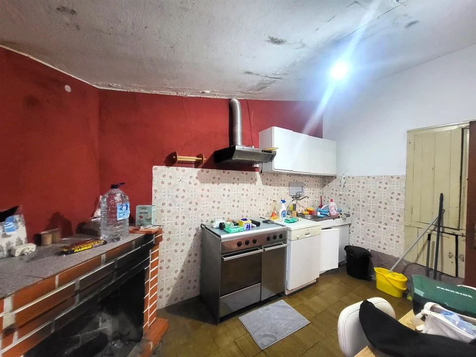 Moradia T3 para Venda em Tavares (Chãs, Várzea e Travanca) Foto 4