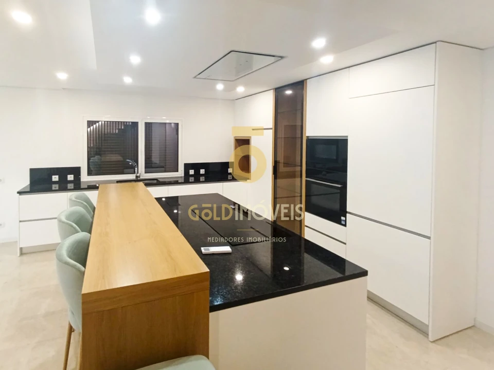 Moradia T3 para Venda em Recezinhos (São Mamede) Foto 2